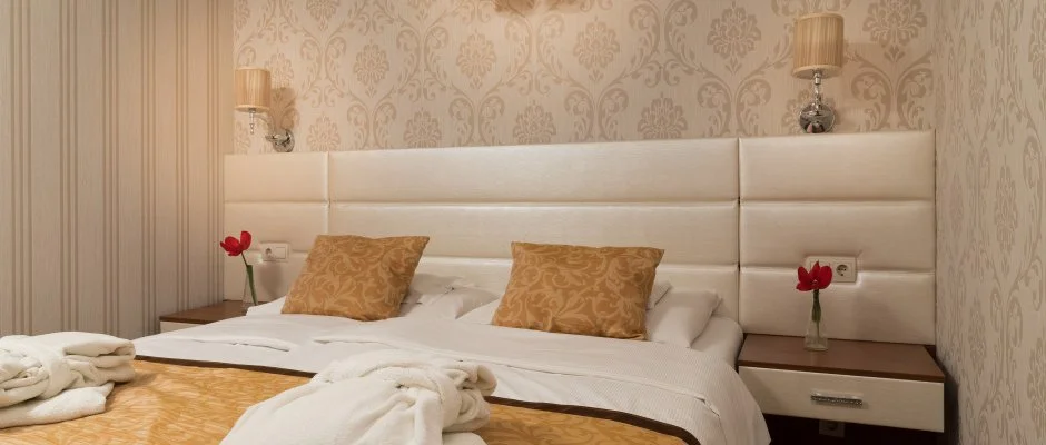 Golden Ball Club Hotel Gyr