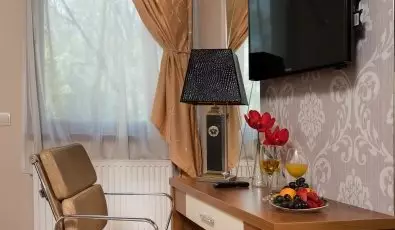 Golden Ball Club Hotel Gyr