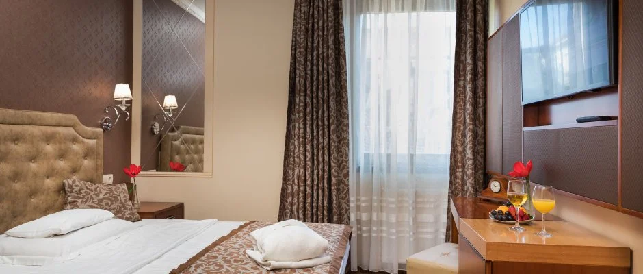 Golden Ball Club Hotel Gyr