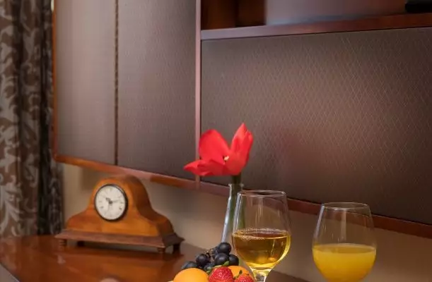 Golden Ball Club Hotel Gyr