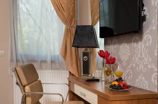 Golden Ball Club Hotel Gyr