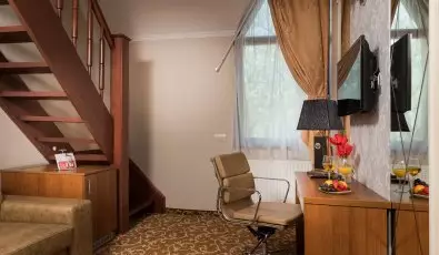 Golden Ball Club Hotel Gyr