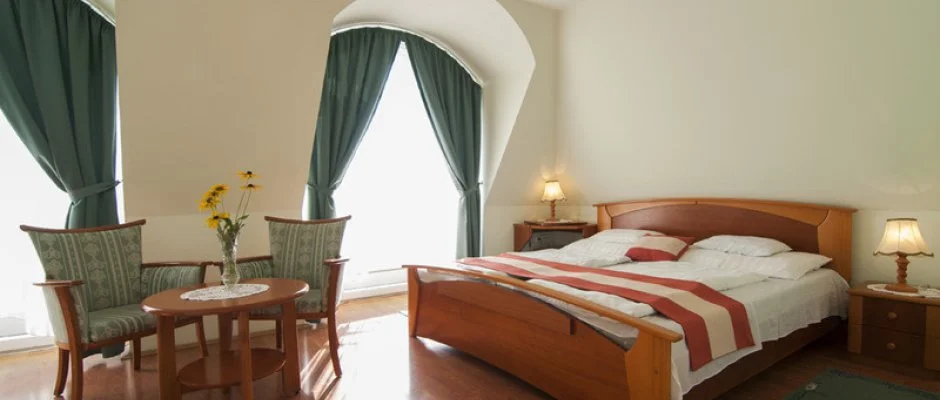 Gosztola Gyngye-az erd szllodja Gosztola