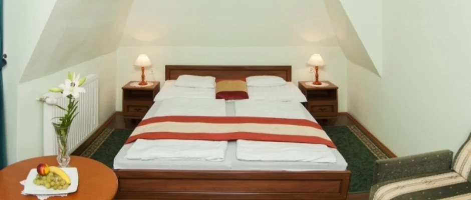 Gosztola Gyngye-az erd szllodja Gosztola