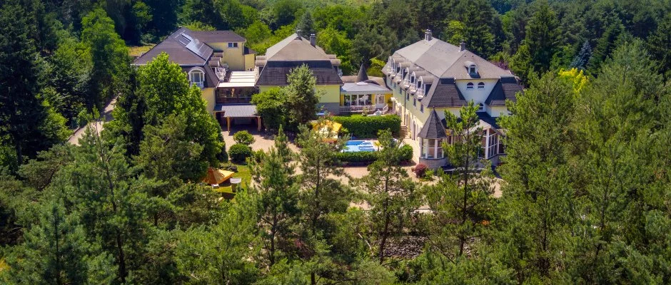 Gosztola Gyngye-az erd szllodja Gosztola