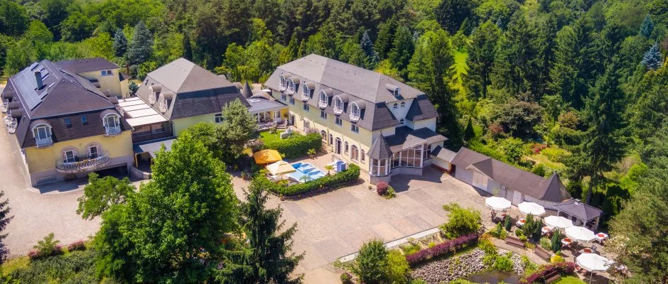 Gosztola Gyngye-az erd szllodja Gosztola