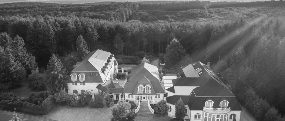 Gosztola Gyngye-az erd szllodja Gosztola