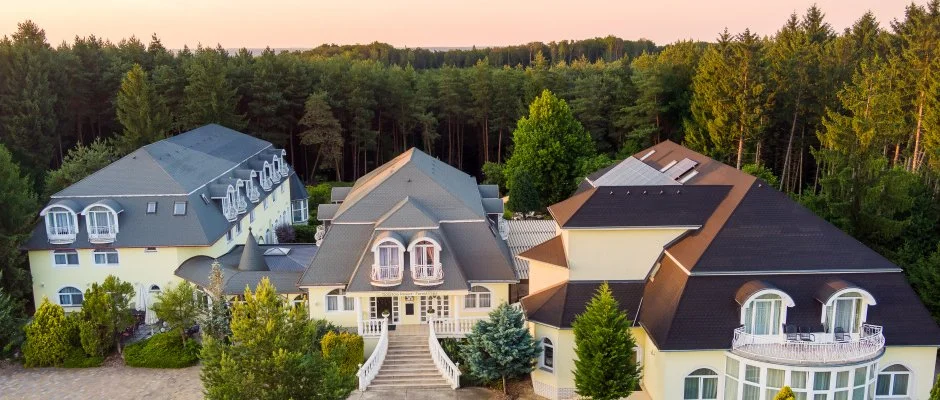 Gosztola Gyngye-az erd szllodja Gosztola