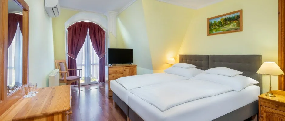 Gosztola Gyngye-az erd szllodja Gosztola