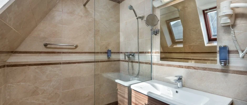 Gosztola Gyngye-az erd szllodja Gosztola