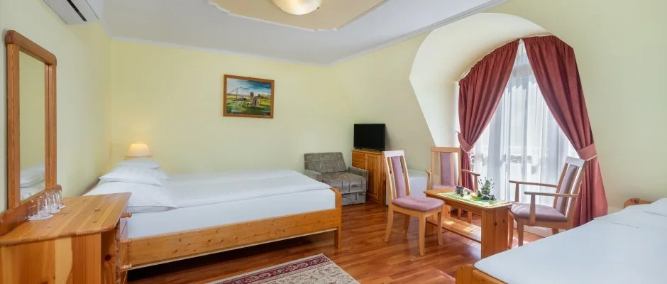 Gosztola Gyngye-az erd szllodja Gosztola