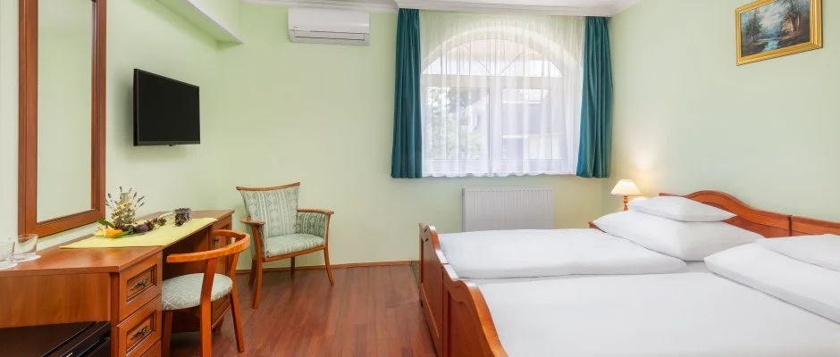 Gosztola Gyngye-az erd szllodja Gosztola