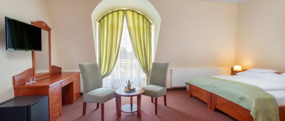 Gosztola Gyngye-az erd szllodja Gosztola