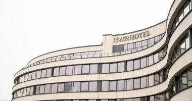 Október 23. (min. 2 éj)