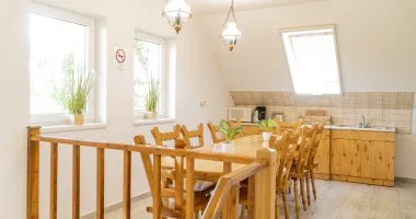 M�jus 1. (min. 2 �j)