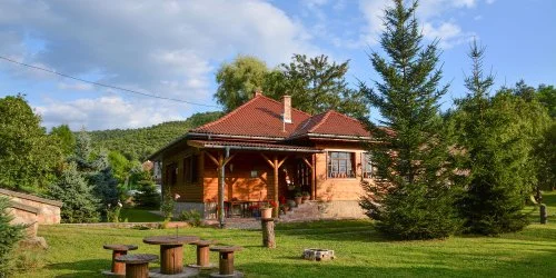 Halh�za Vend�gh�z Sirok