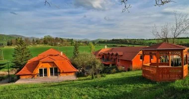 Hst nyr Szilvsvradon (min. 2 j)