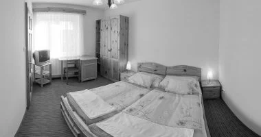 M�jus 1. (min. 3 �j)