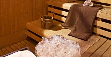 K�t �nnep k�z�tt - speci�lis el�refizet�ssel (min. 2 �j)