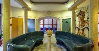 - Évindító előfoglalási akció