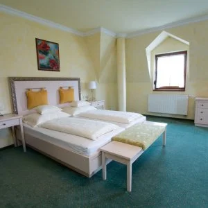  Mór - Napi árak reggelis ellátással (1 éjtől)