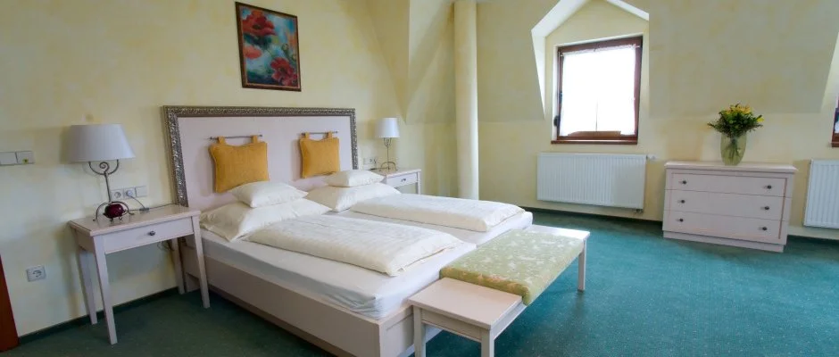 Htkti Wellness Hotel & Lovaspark Mr