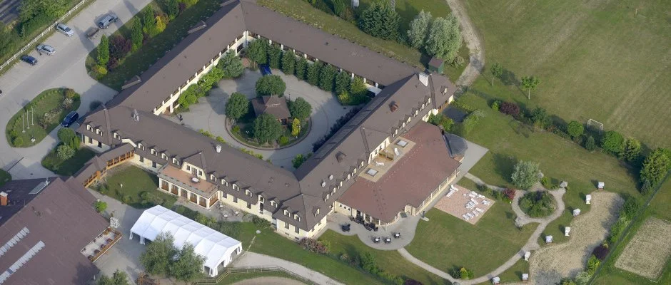 Htkti Wellness Hotel & Lovaspark Mr