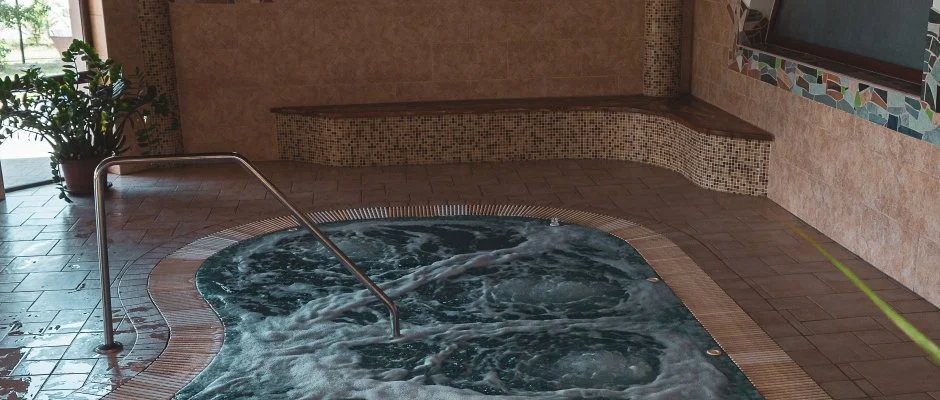 Htkti Wellness Hotel & Lovaspark Mr