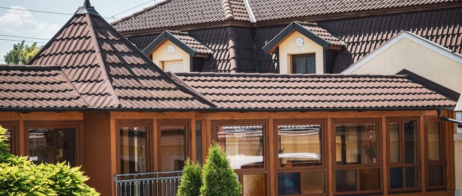 Htkti Wellness Hotel & Lovaspark Mr