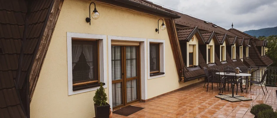 Htkti Wellness Hotel & Lovaspark Mr