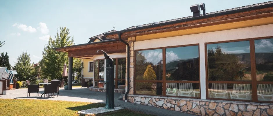 Htkti Wellness Hotel & Lovaspark Mr