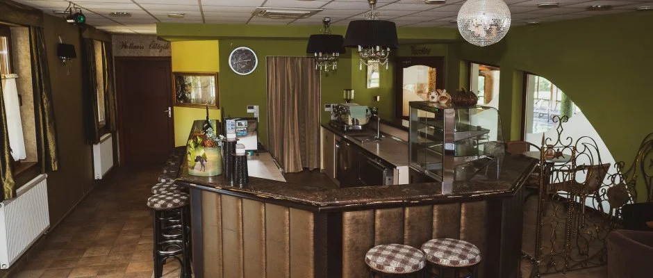 Htkti Wellness Hotel & Lovaspark Mr