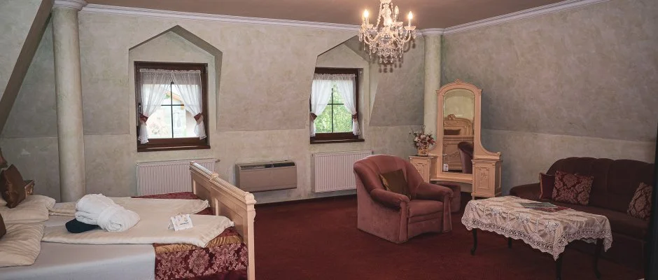 Htkti Wellness Hotel & Lovaspark Mr