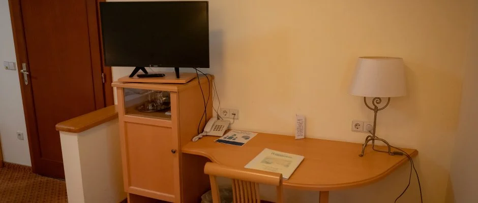 Htkti Wellness Hotel & Lovaspark Mr