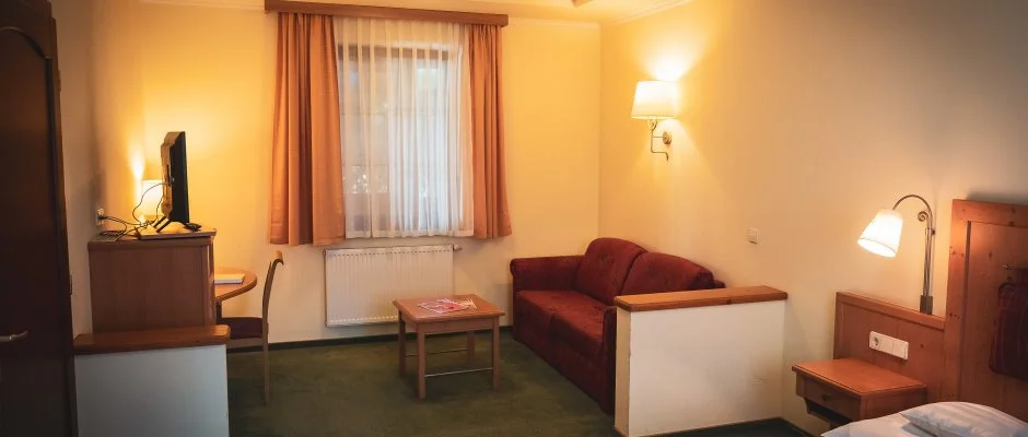 Htkti Wellness Hotel & Lovaspark Mr