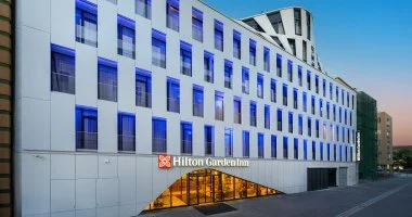 Napi �rak reggelis ell�t�ssal (1 �jt�l)