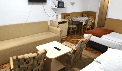 H�forr�s �d�l�- �s Lak�ssz�vetkezet Gyula