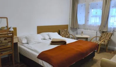 H�forr�s �d�l�- �s Lak�ssz�vetkezet Gyula