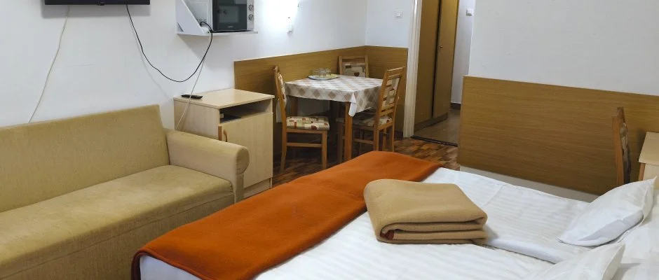 H�forr�s �d�l�- �s Lak�ssz�vetkezet Gyula