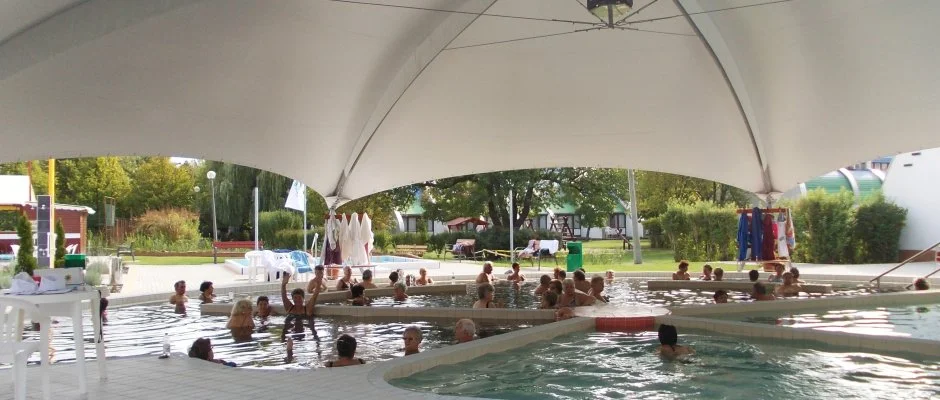 H�forr�s �d�l�- �s Lak�ssz�vetkezet Gyula