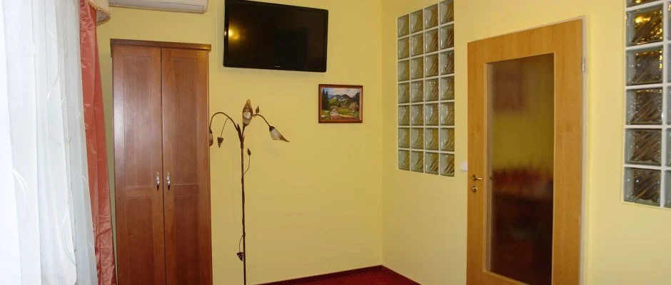 HoldLux Apartmanok Srvr