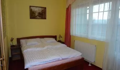 HoldLux Apartmanok Srvr