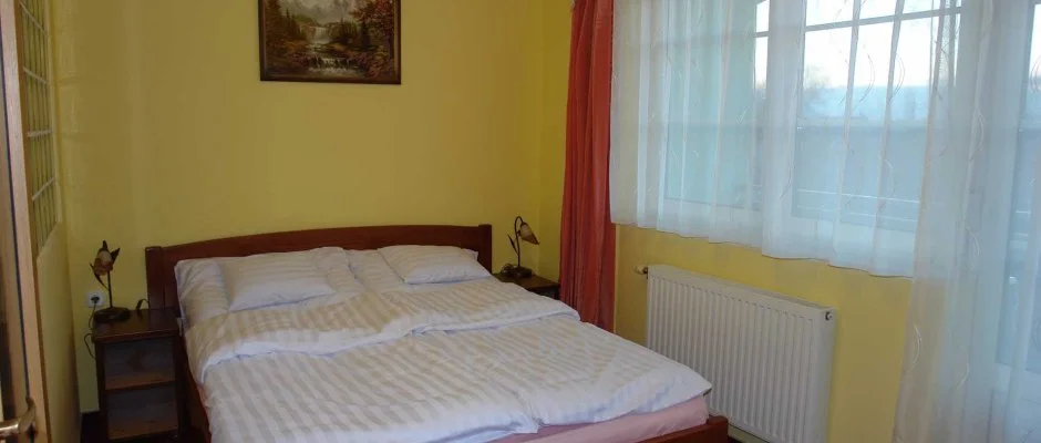 HoldLux Apartmanok Srvr