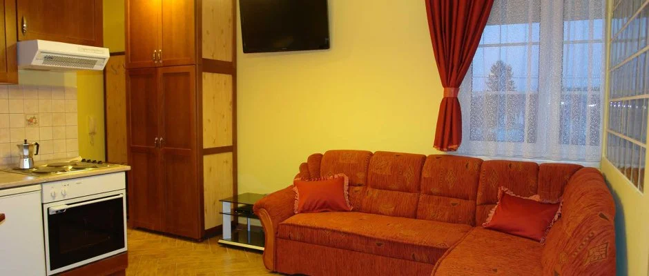 HoldLux Apartmanok Srvr