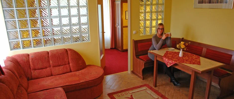 HoldLux Apartmanok Srvr