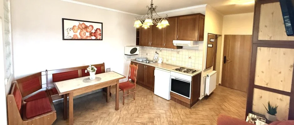 HoldLux Apartmanok S�rv�r