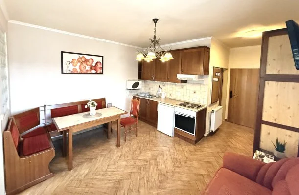 HoldLux Apartmanok S�rv�r