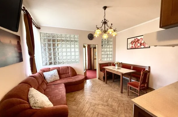 HoldLux Apartmanok S�rv�r