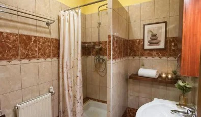 HoldLux Apartmanok S�rv�r