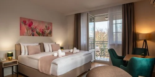 Holdvir�g Hotel S�rv�r